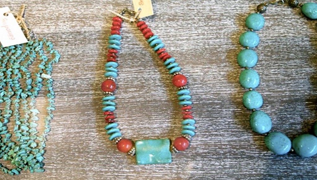 10 Yaya Boutique Shopping Sri Panwa Phuket Shop Clothing Collection Gifts